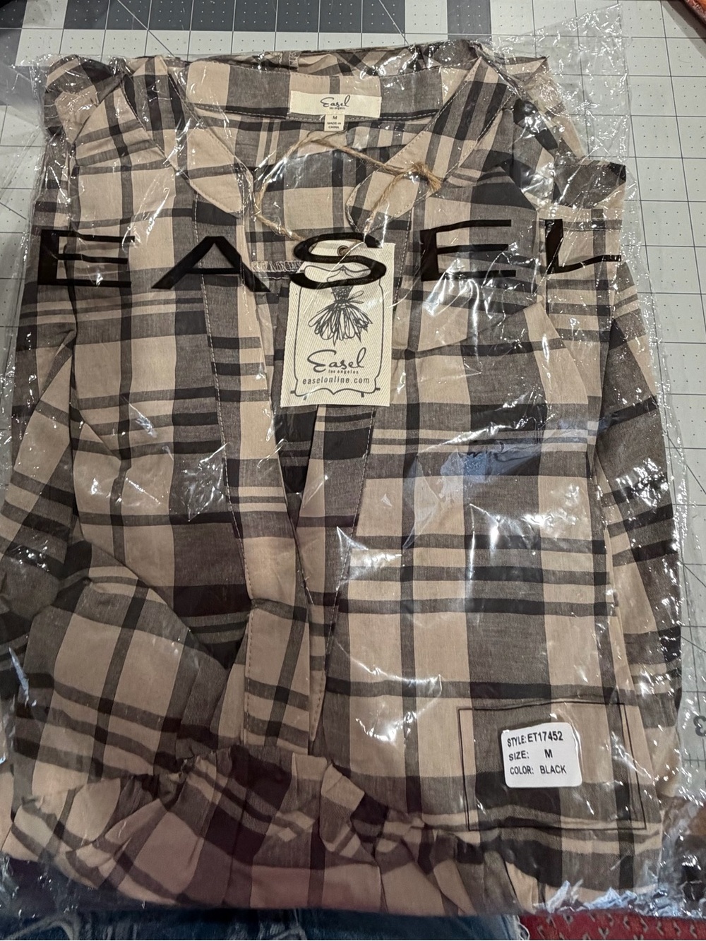 easel Beige & Black Plaid Short-Sleeve Peplum Top NWT - Picture 5 of 5